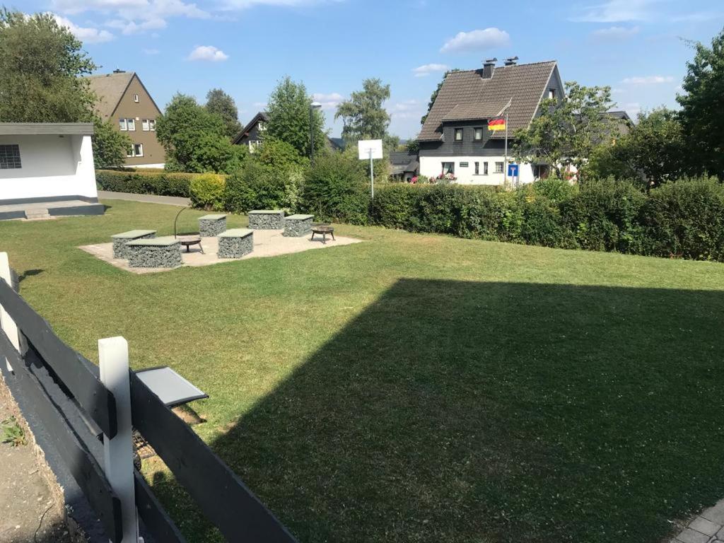 Haus Astenblick In Winterberg Fuer Bis Zu 35 Personen Fuer Wanderveranstaltungen Und Familienfeiern Экстерьер фото