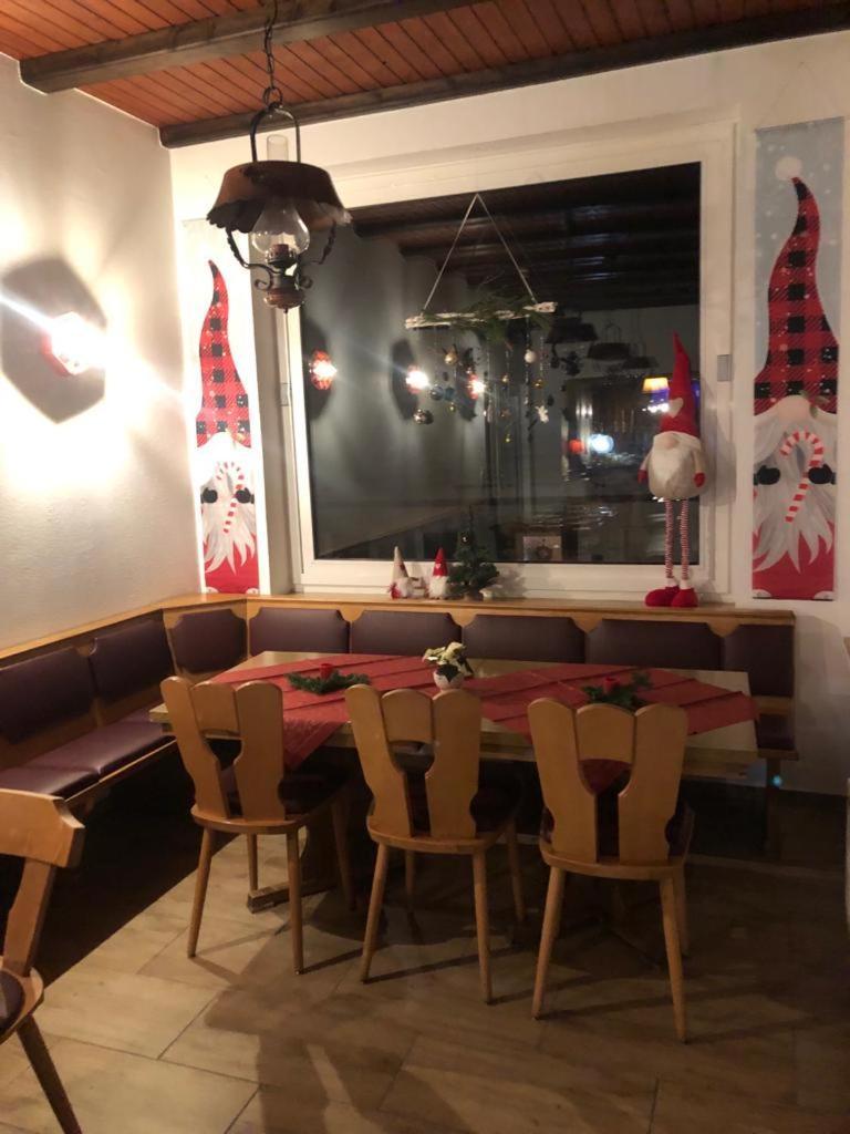 Haus Astenblick In Winterberg Fuer Bis Zu 35 Personen Fuer Wanderveranstaltungen Und Familienfeiern Экстерьер фото