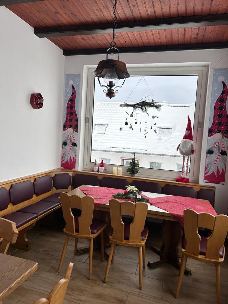 Haus Astenblick In Winterberg Fuer Bis Zu 35 Personen Fuer Wanderveranstaltungen Und Familienfeiern Экстерьер фото
