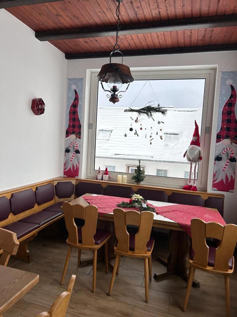 Haus Astenblick In Winterberg Fuer Bis Zu 35 Personen Fuer Wanderveranstaltungen Und Familienfeiern Экстерьер фото