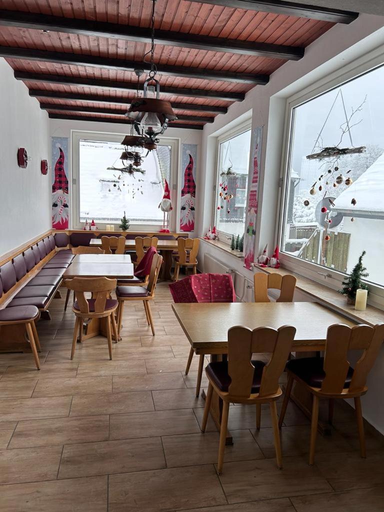 Haus Astenblick In Winterberg Fuer Bis Zu 35 Personen Fuer Wanderveranstaltungen Und Familienfeiern Экстерьер фото
