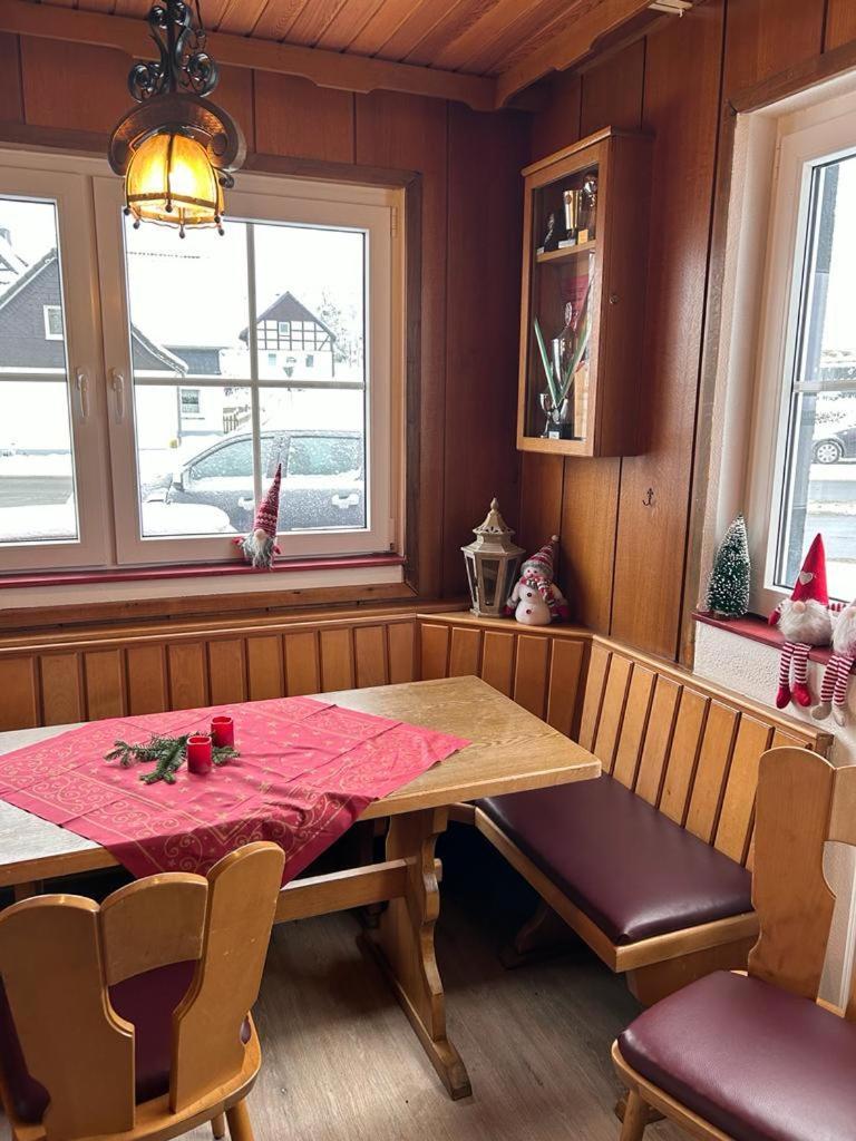 Haus Astenblick In Winterberg Fuer Bis Zu 35 Personen Fuer Wanderveranstaltungen Und Familienfeiern Экстерьер фото