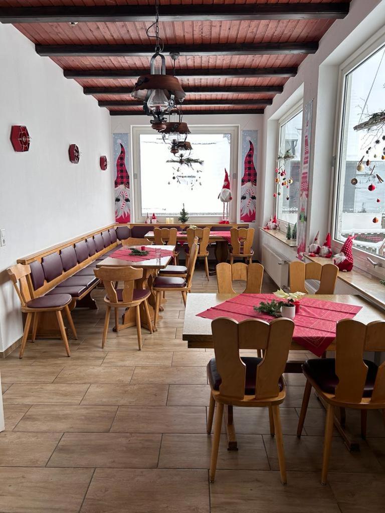 Haus Astenblick In Winterberg Fuer Bis Zu 35 Personen Fuer Wanderveranstaltungen Und Familienfeiern Экстерьер фото